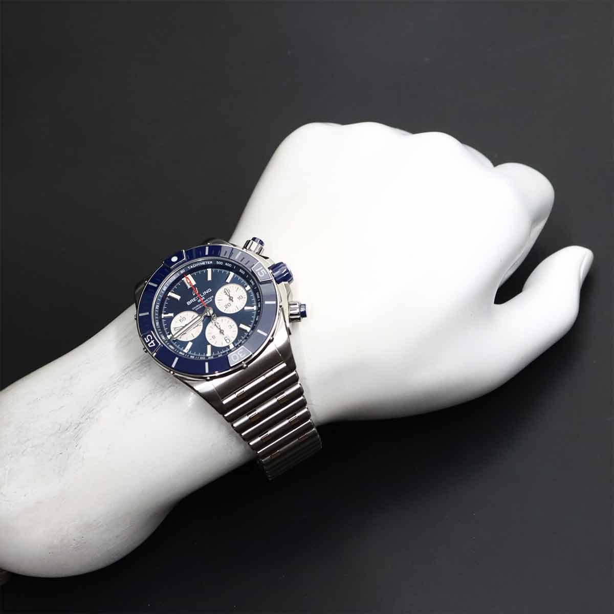 Breitling Super Chronomat B01 44 — 4